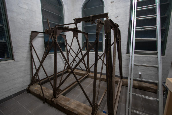 remont-kosciola-w-zawoni-13 konstrukcja-pod-dzwon