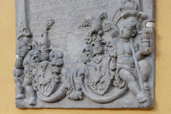 remont-kosciola-w-zawoni-21 epitafium-symbolika